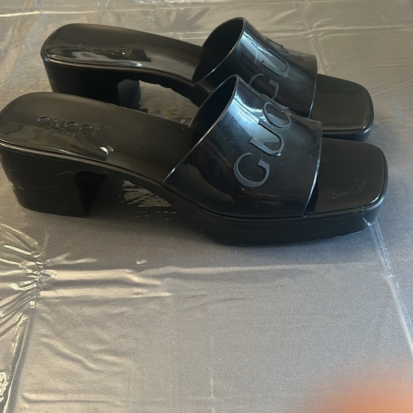 Gucci Rubber Mules in great condition - Picture 8 of 11